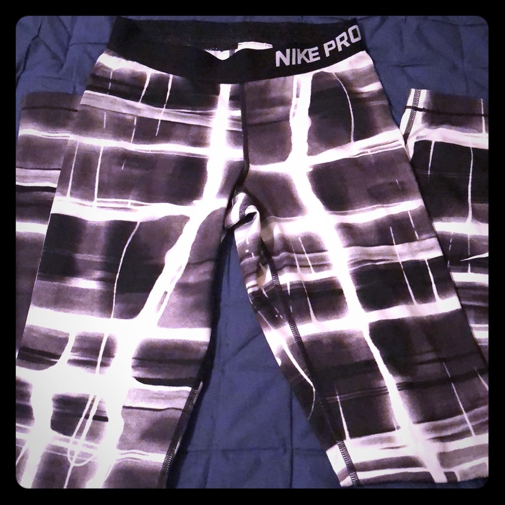 NIKE PRO LEGGINGS